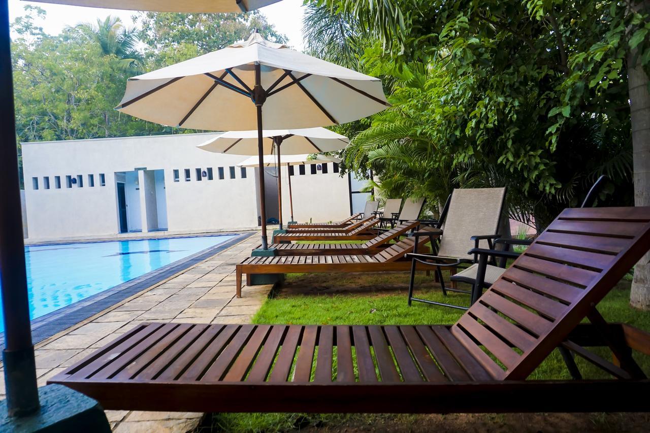 Lavendish Okrin Hotel Kataragama Exteriör bild