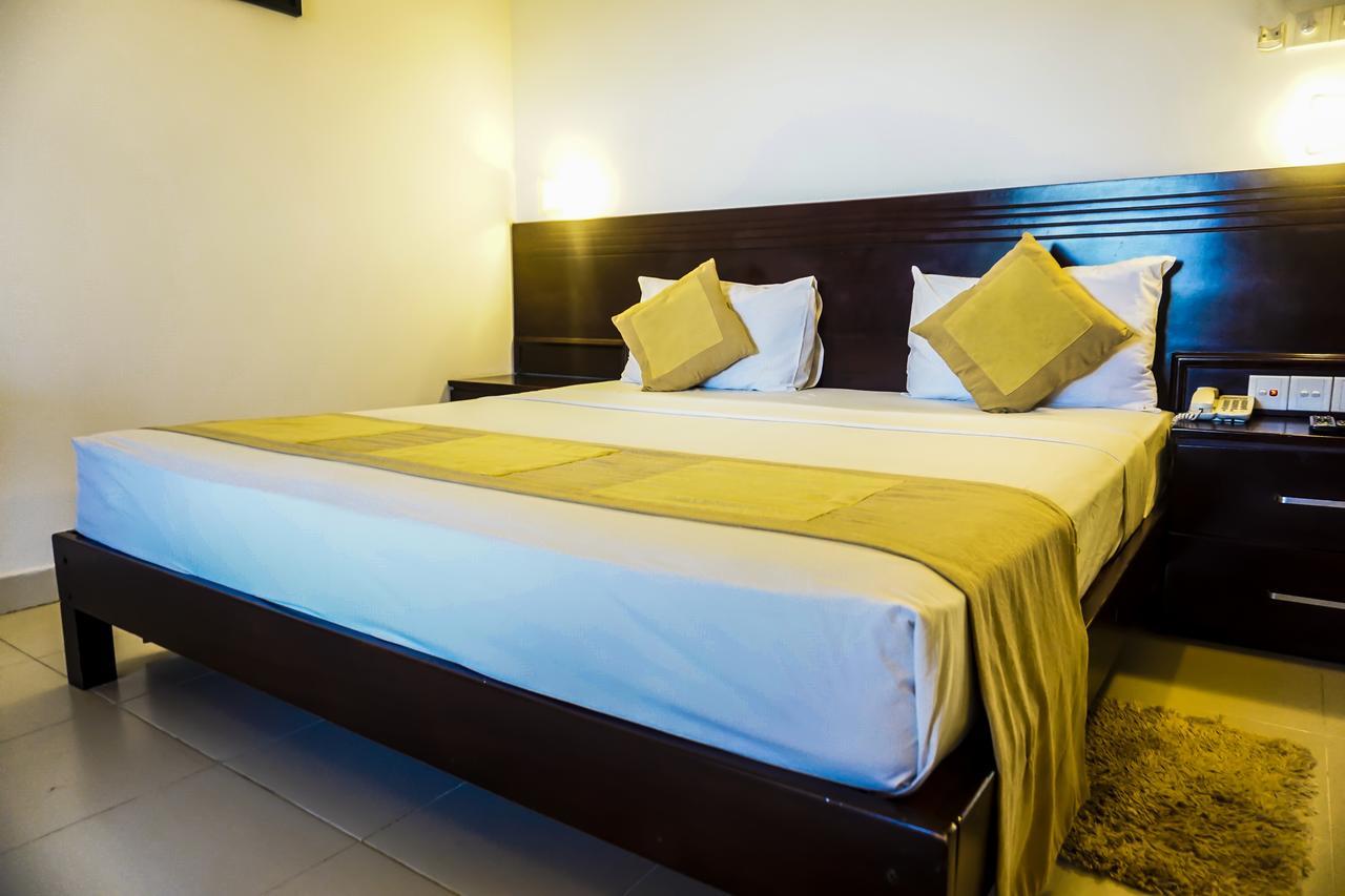Lavendish Okrin Hotel Kataragama Exteriör bild