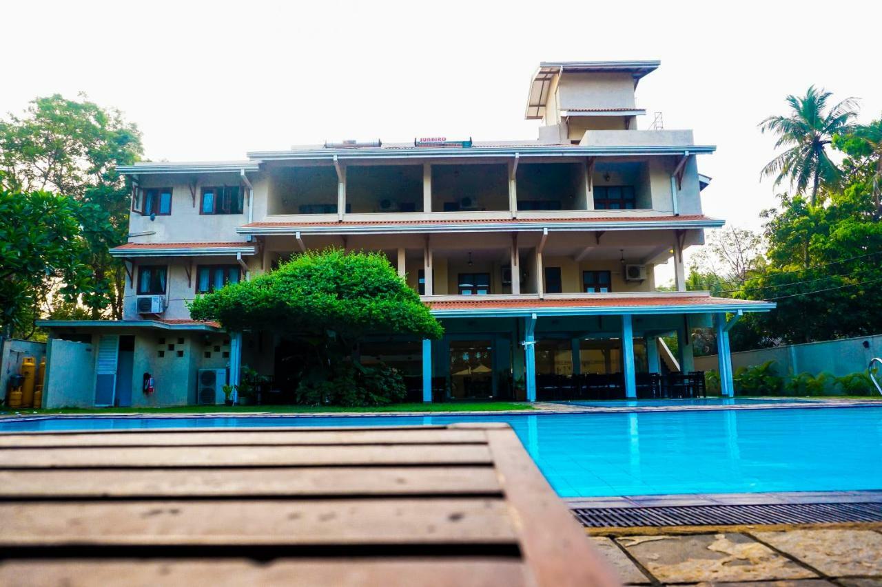 Lavendish Okrin Hotel Kataragama Exteriör bild