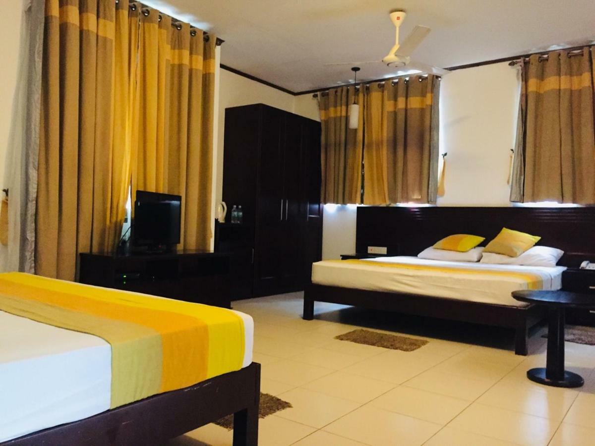 Lavendish Okrin Hotel Kataragama Exteriör bild