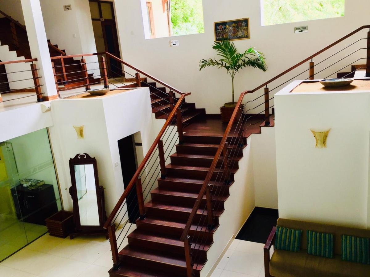 Lavendish Okrin Hotel Kataragama Exteriör bild